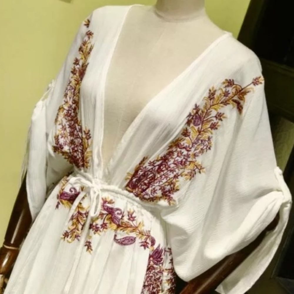 White Floral Embroidered Deep V Boho Gypsy Dress - Picture 8 of 9